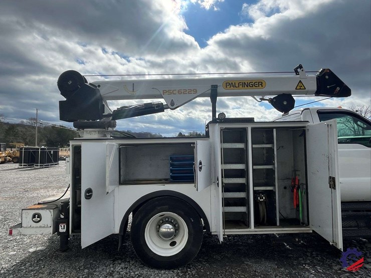 2013-ford-f750-image-38