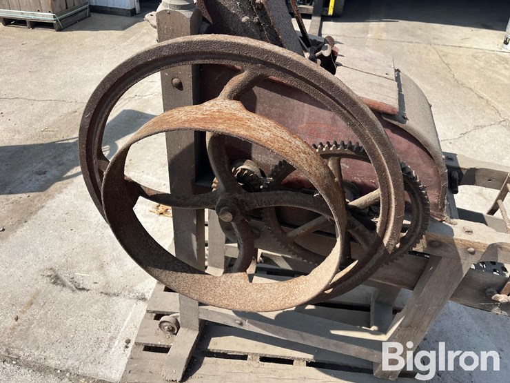 bush’s-no.7-corn-sheller-image-11