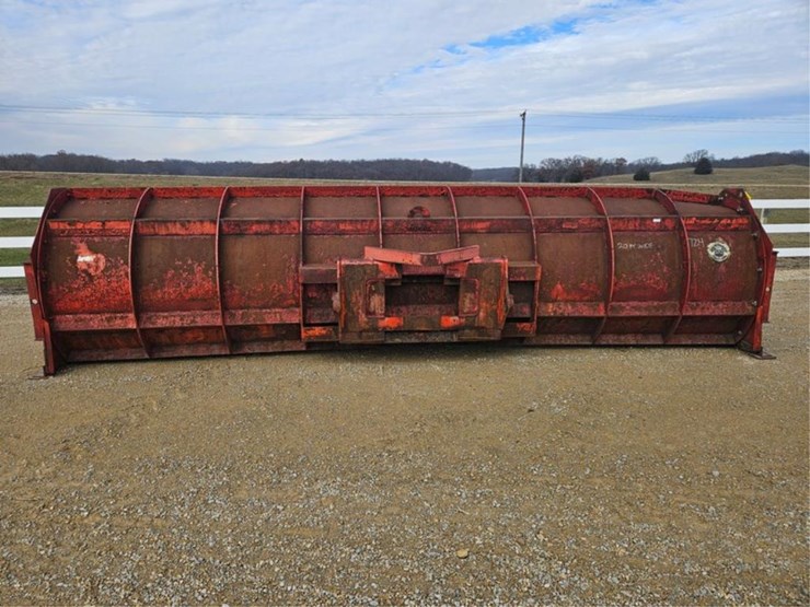 #3290-•-henke-20'-end-loader-snow-pusher-image-4