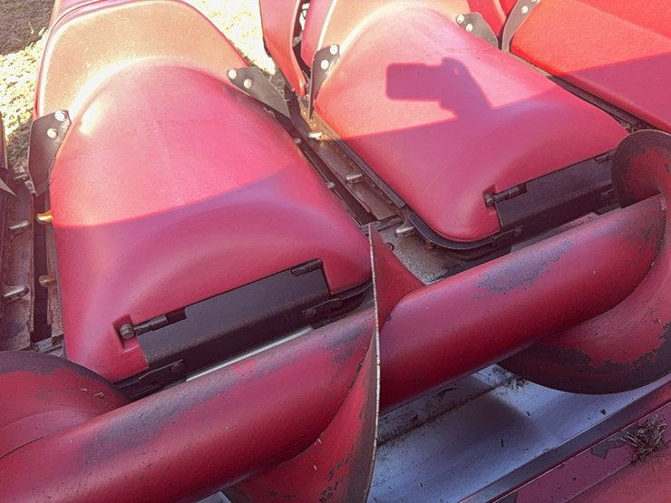 2011-case-ih-3412-image-11