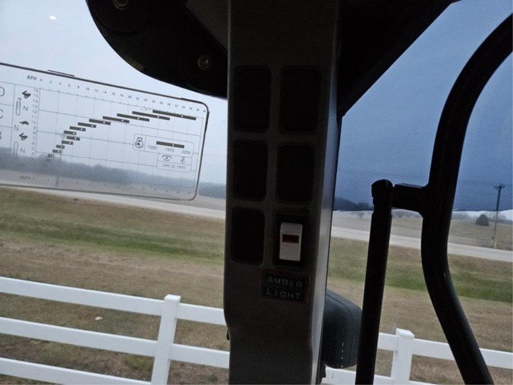 case-ih-mxu100-image-35