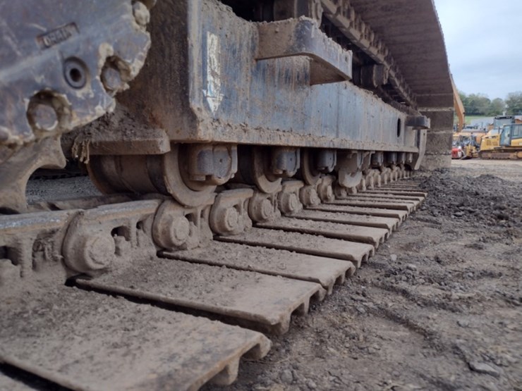 deere-225d-lc-image-26