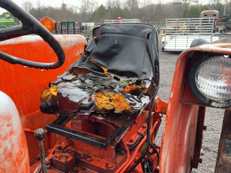 #3059-•-allis-chalmers-tractor-image-15