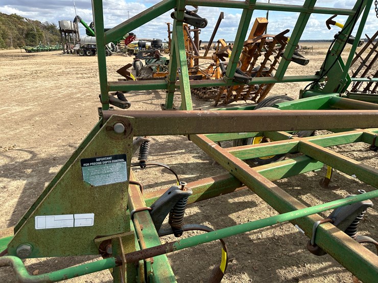 john-deere-38-image-33