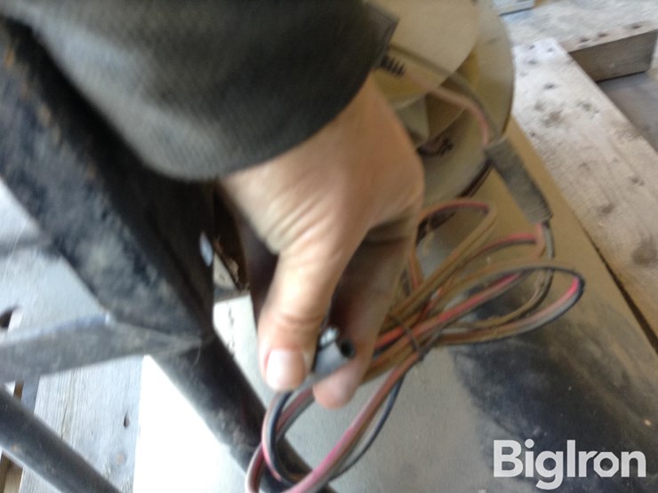 fimco-receiver-hitch-mount-rotary-seeder/spreader-image-10