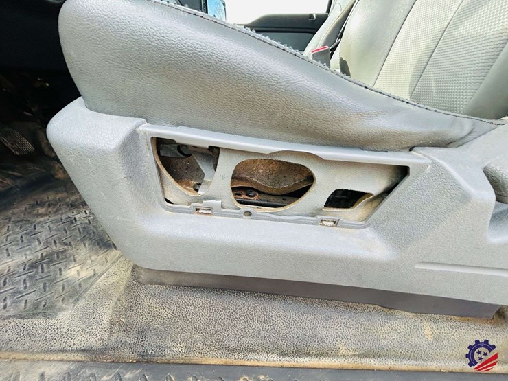 2013-ford-f150-xl-image-82