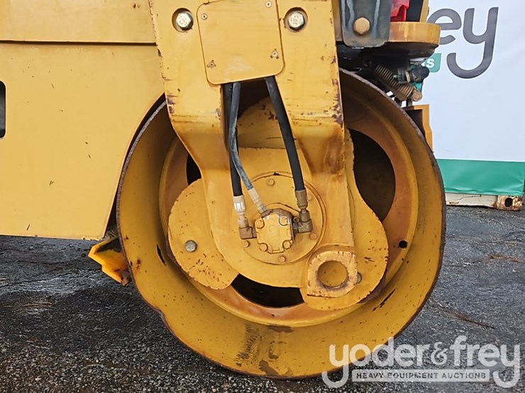 2011-caterpillar-cb34b-image-10