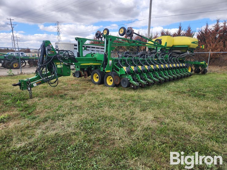 2013-john-deere-db60-image-1