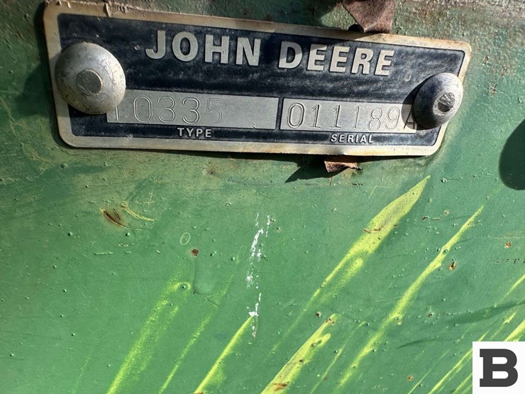 john-deere-335-image-2