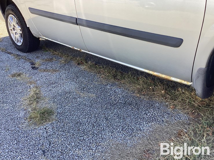 2005-dodge-grand-caravan-sport-image-16