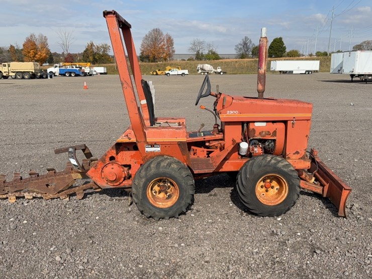 ditch-witch-2300-image-4