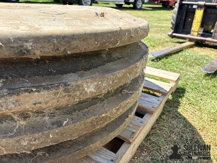 16.5l-16.1-tire-image-6