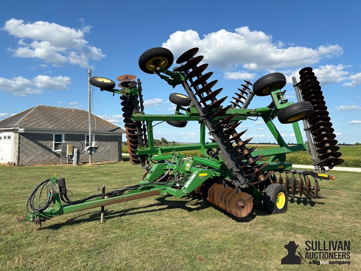 2010-john-deere-637-image-1