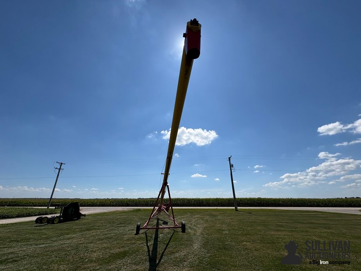 westfield-mk80-61-8"x61'-swing-away-auger-image-6