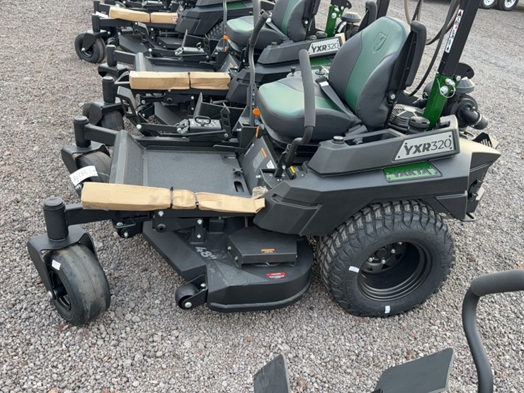 #3079-•-yakta-yxr-320-zero-turn-lawn-mower-image-13