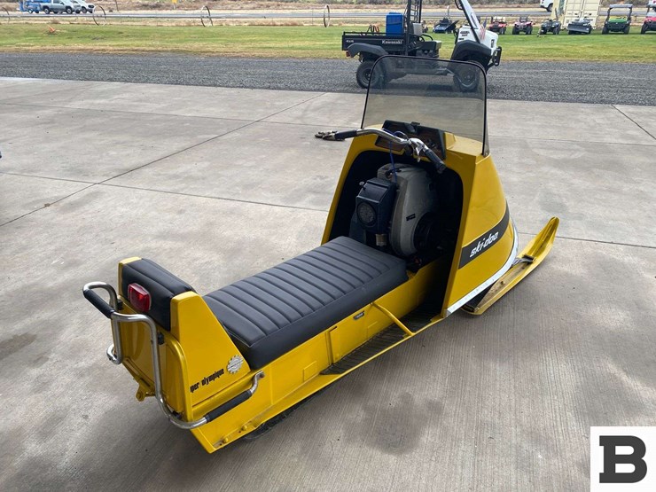 1968-ski-doo-super-olympique-snowmobile-image-4