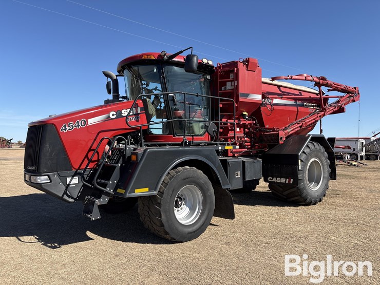 2016-case-ih-titan-4540-image-1