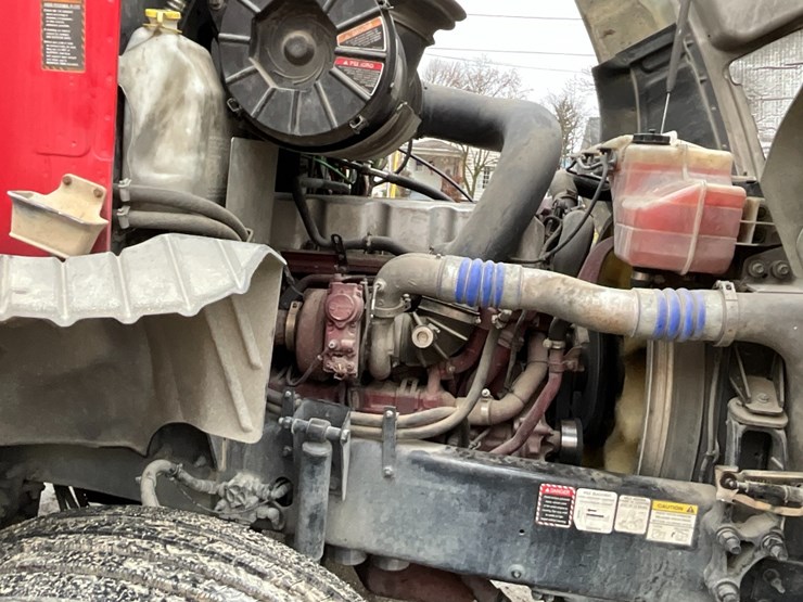 2013-mack-cxu613-day-cab-image-20