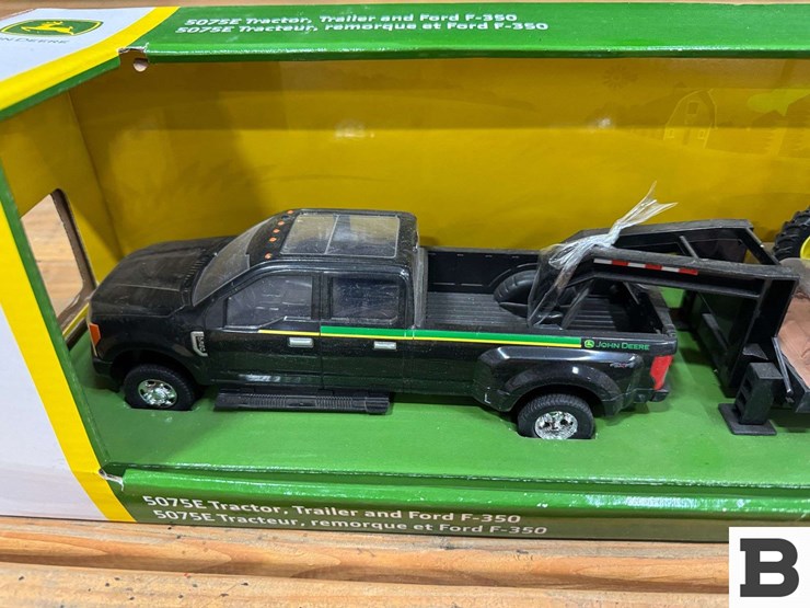 ertl-replica-john-deere-5075e-tractor-and-ford-f-350-pickup-1:32-scale-image-3