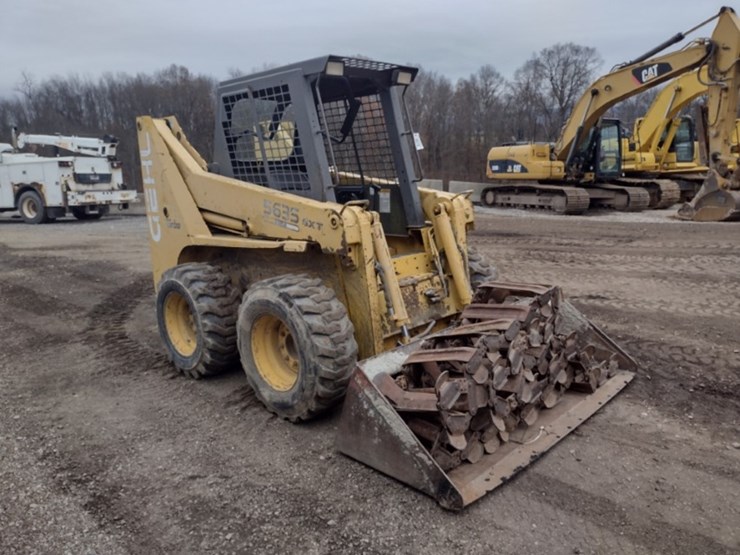 gehl-5635sxt-image-21