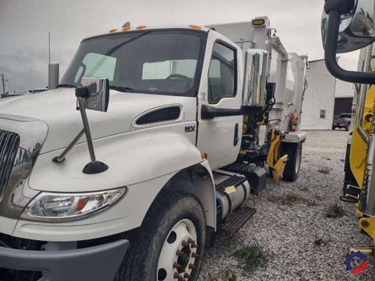 2021-international-mv607-image-1