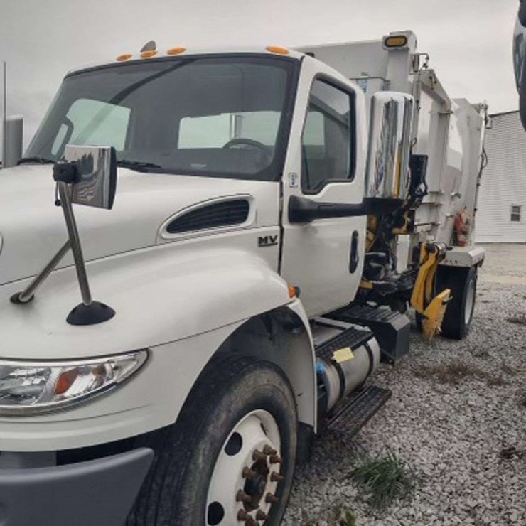 2021 INTERNATIONAL MV607