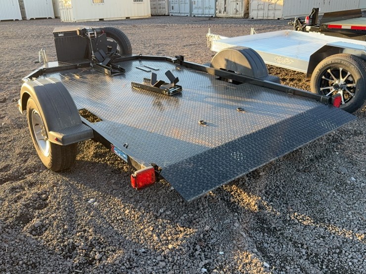 #3002-•-z-pro-6'-x-10'-kneeling-motorcycle-trailer-image-6
