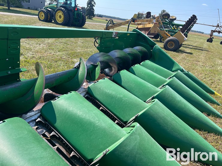 2021-john-deere-c8r-image-20