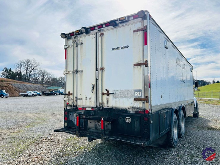 2007-peterbilt-340-image-6