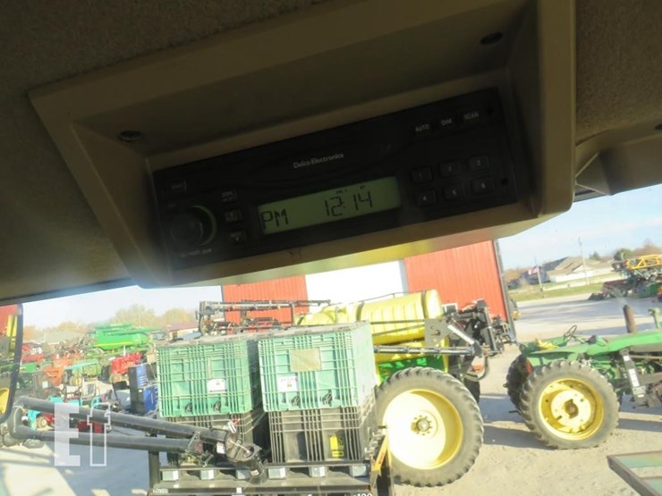 2006-john-deere-8330-image-24