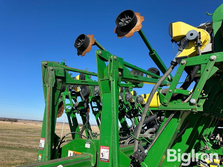 2010-john-deere-1790-ccs-image-12