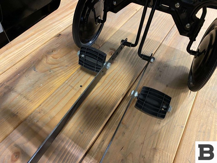 beyond-infinity-toy-pedal-hot-rod-image-8