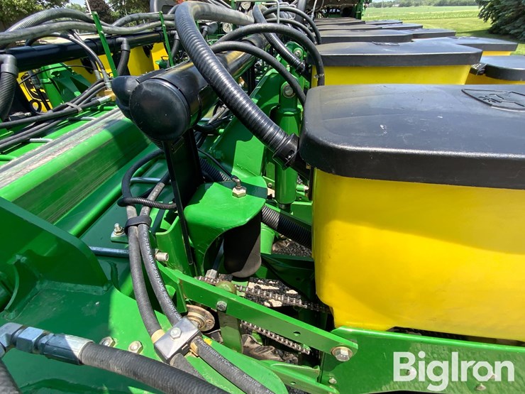 2009-john-deere-1770nt-image-12