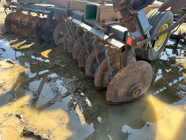 john-deere-26-image-14