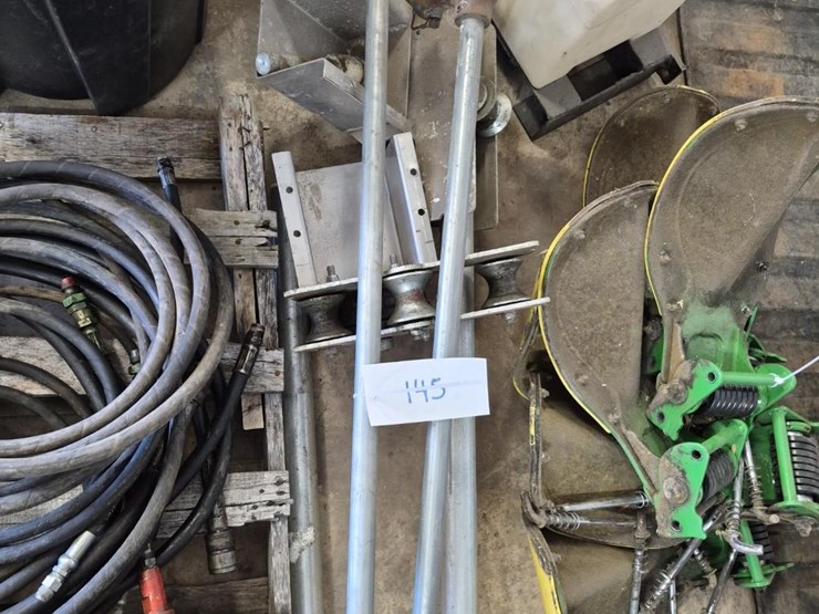 roll-tarp-hardware-image-1