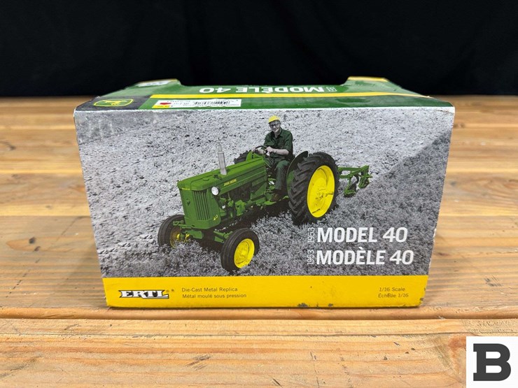 ertl-die-cast-replica-1953-john-deere-model-40-tractor-1:16-scale-image-4