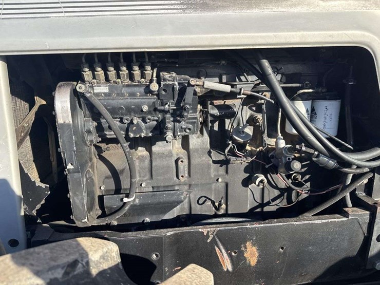 1991-white-195-image-10