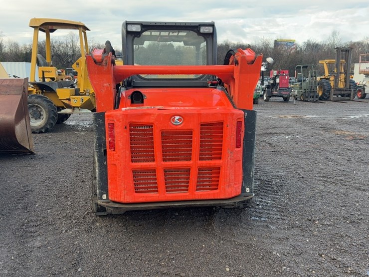 kubota-svl65-2-image-9