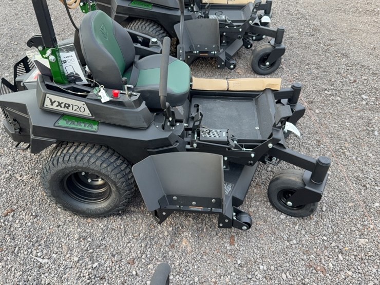 #3080-•-yakta-yxr-120-zero-turn-lawn-mower-image-7