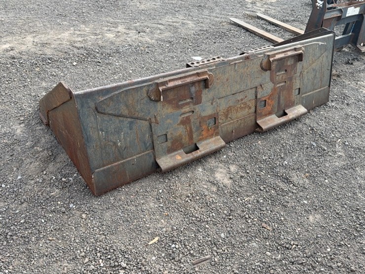 #2019-•-bobcat-78"-skid-steer-tooth-bucket-image-3