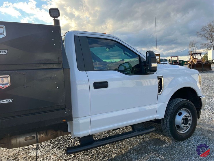 2019-ford-f350-xl-image-32