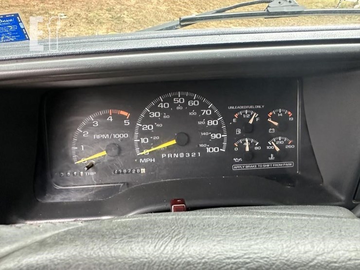 1995-gmc-suburban-image-8