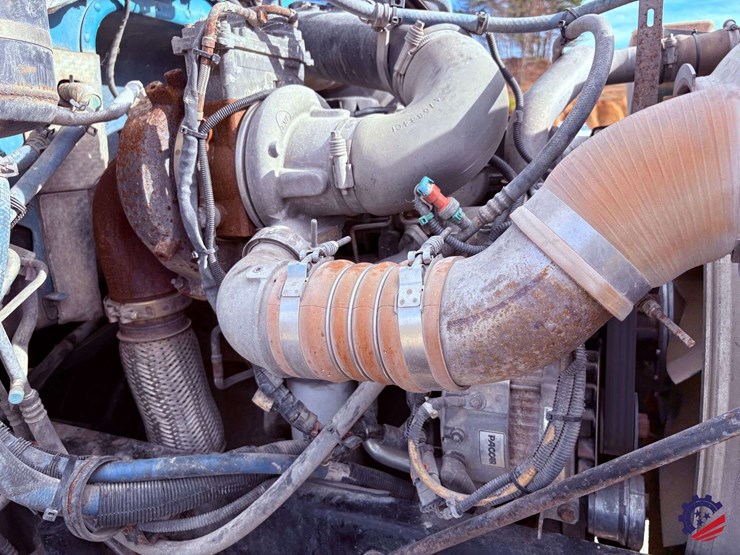 2012-peterbilt-337-image-25