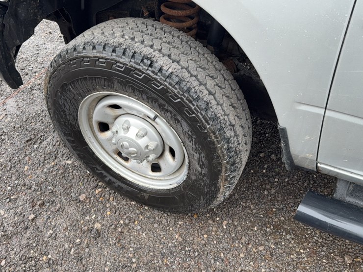 2016-dodge-2500-image-16