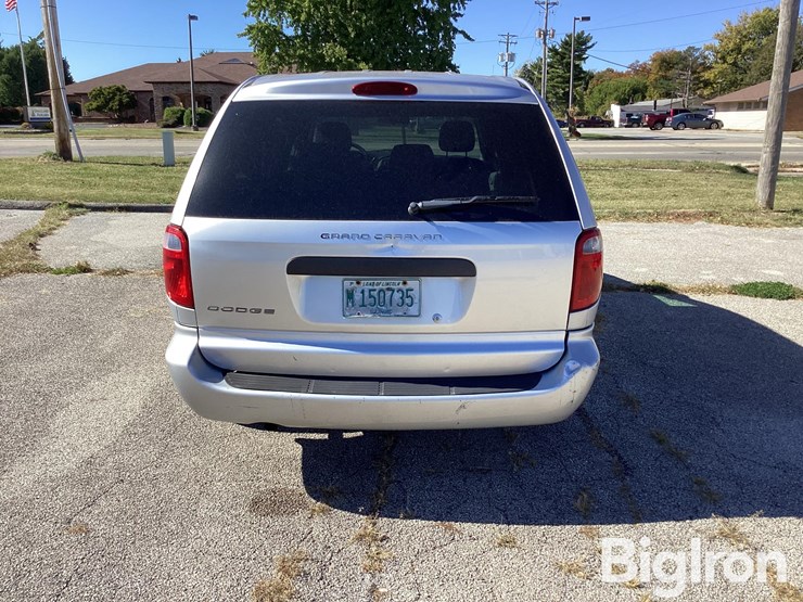 2005-dodge-grand-caravan-sport-image-7