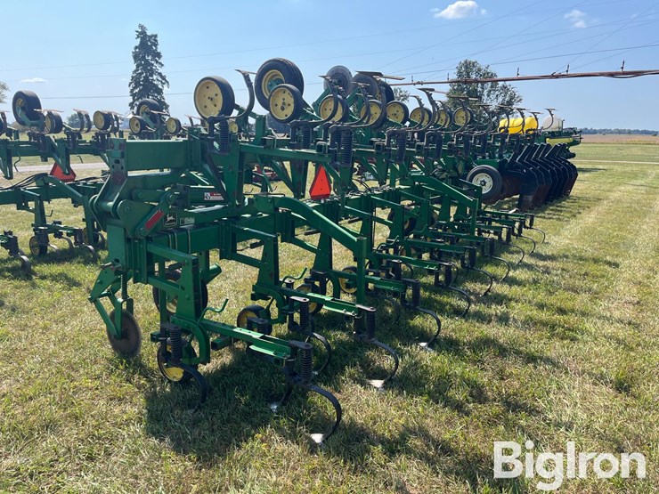 john-deere-845-image-7