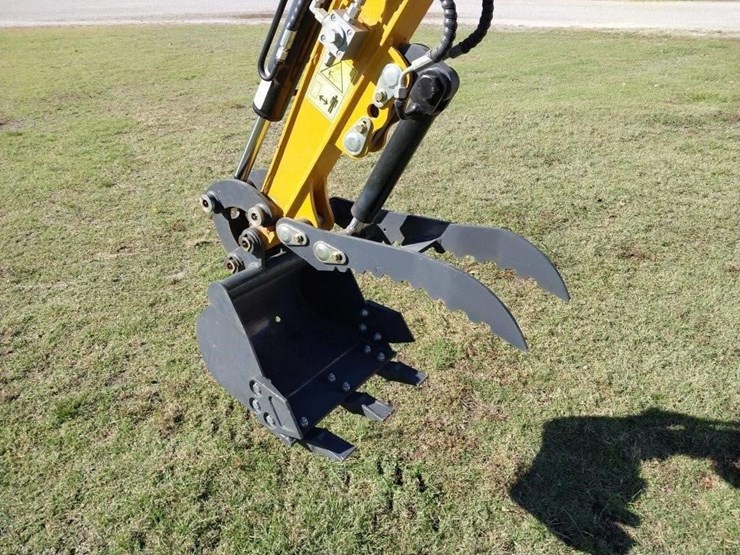 new-cfg-industry-gas-mini-excavator-w/-hyd-thumb-image-8