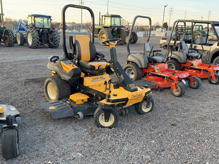#3095-•-2015-cub-cadet-tank-sz-zero-turn-lawn-mower-image-3