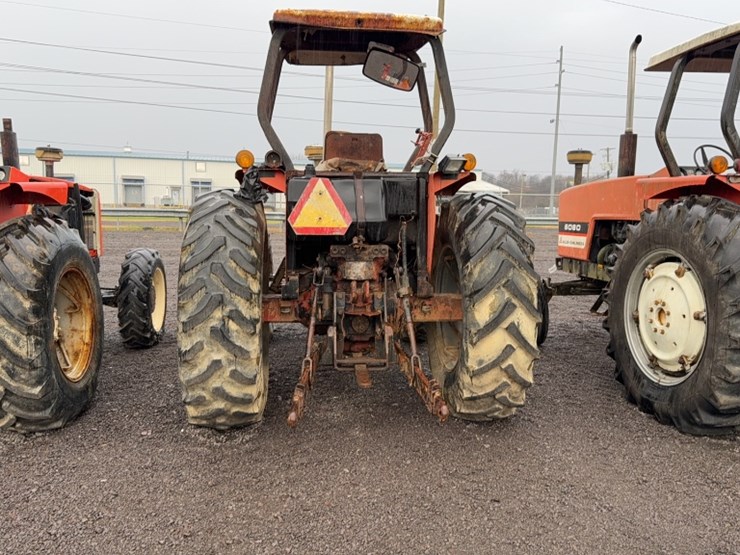 #3055-•-allis-chalmers-6080-tractor-image-10