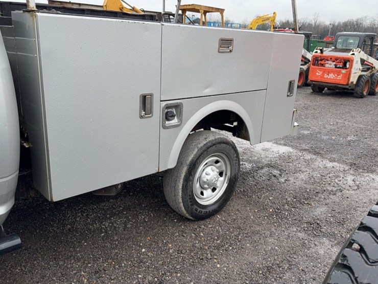 2016-dodge-2500-image-13